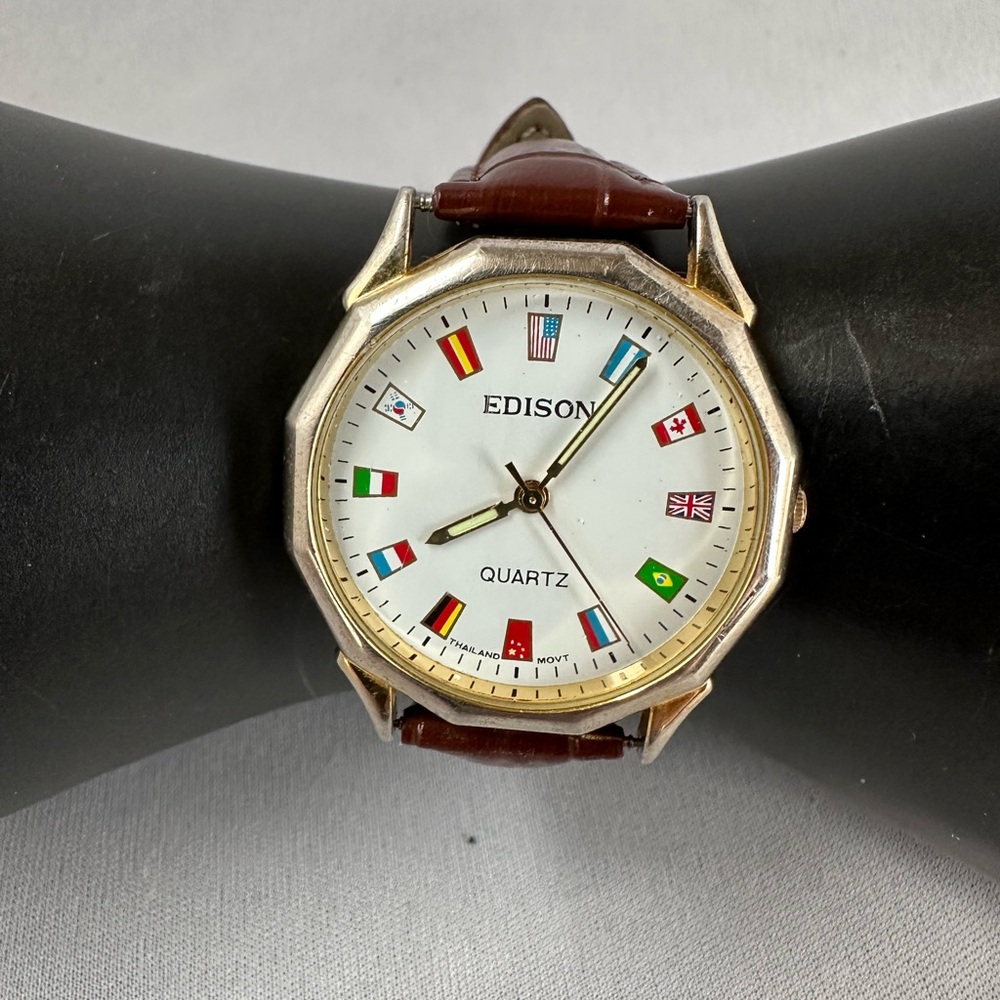Edison World flag Quartz watch with new brown leather band